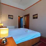 Отель Kristal 2*