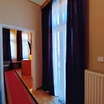 Kristal Hotel