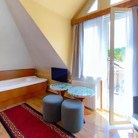 Hotel Kristal 2*
