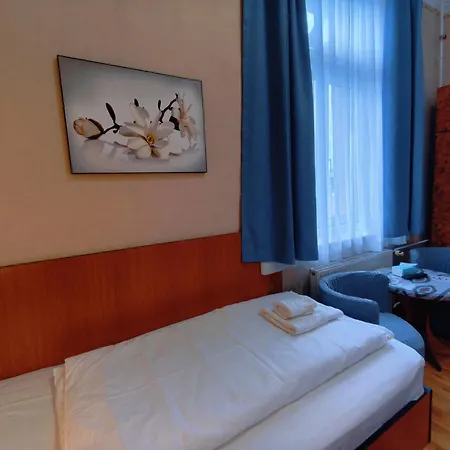 Kristal Hotel