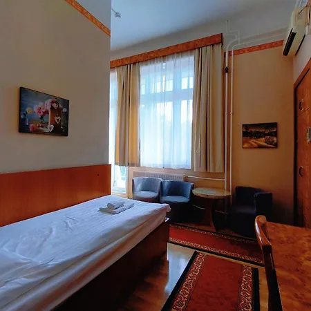 Hotel Kristal 2*