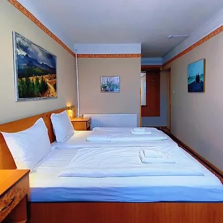 Kristal Hotel