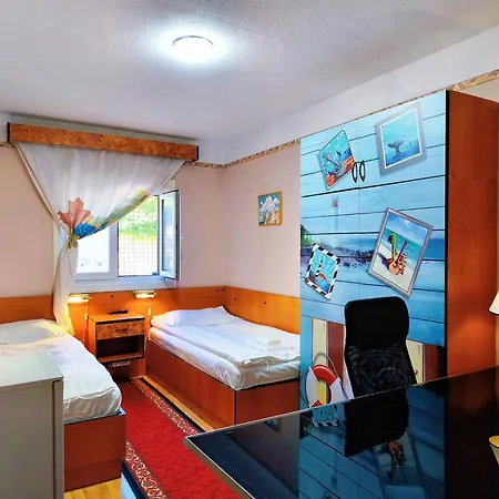Kristal Hotel 2*