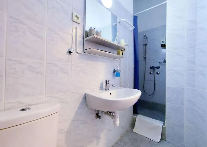 Kristal Hotel