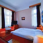 Kristal Hotel 2*