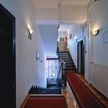 Kristal Hotel 2*
