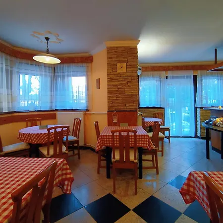 Kristal Hotel