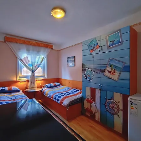Kristal Hotell 2*
