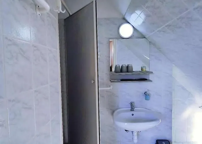 Kristal Hotel