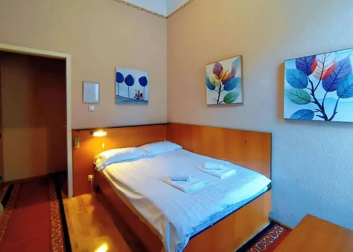 Hotel Kristal 2*