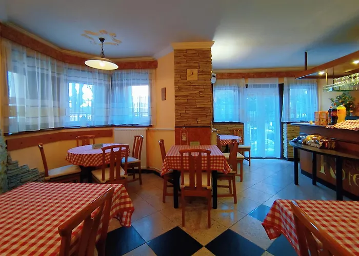 Kristal Hotel